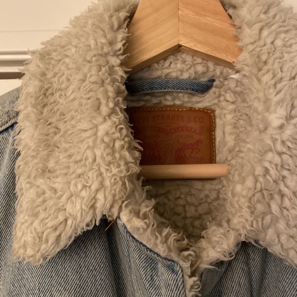 Levi’s Sherpa Denim Jacket - Picture 2 of 6
